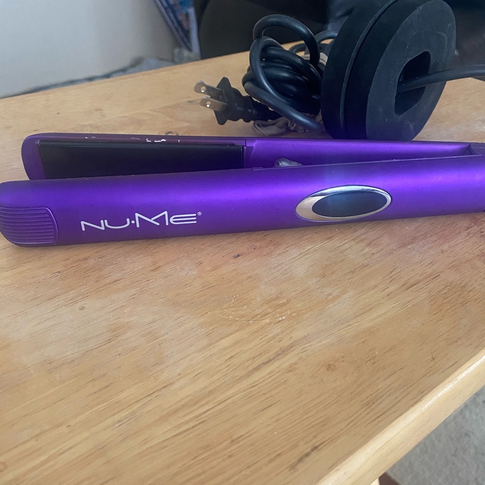 Nume hair straightener purple. Used